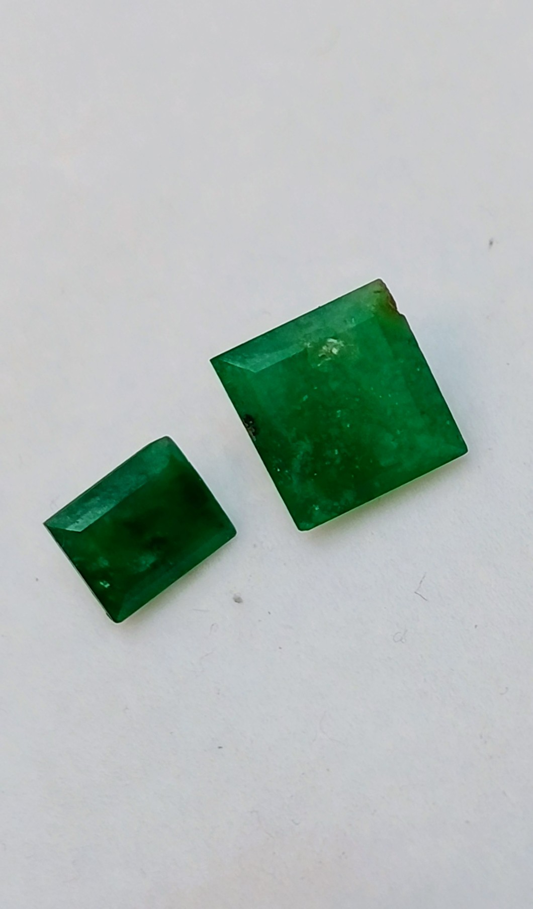 Elegant Pair of 3.5 Ct Natural Swat Emerald - Image 5
