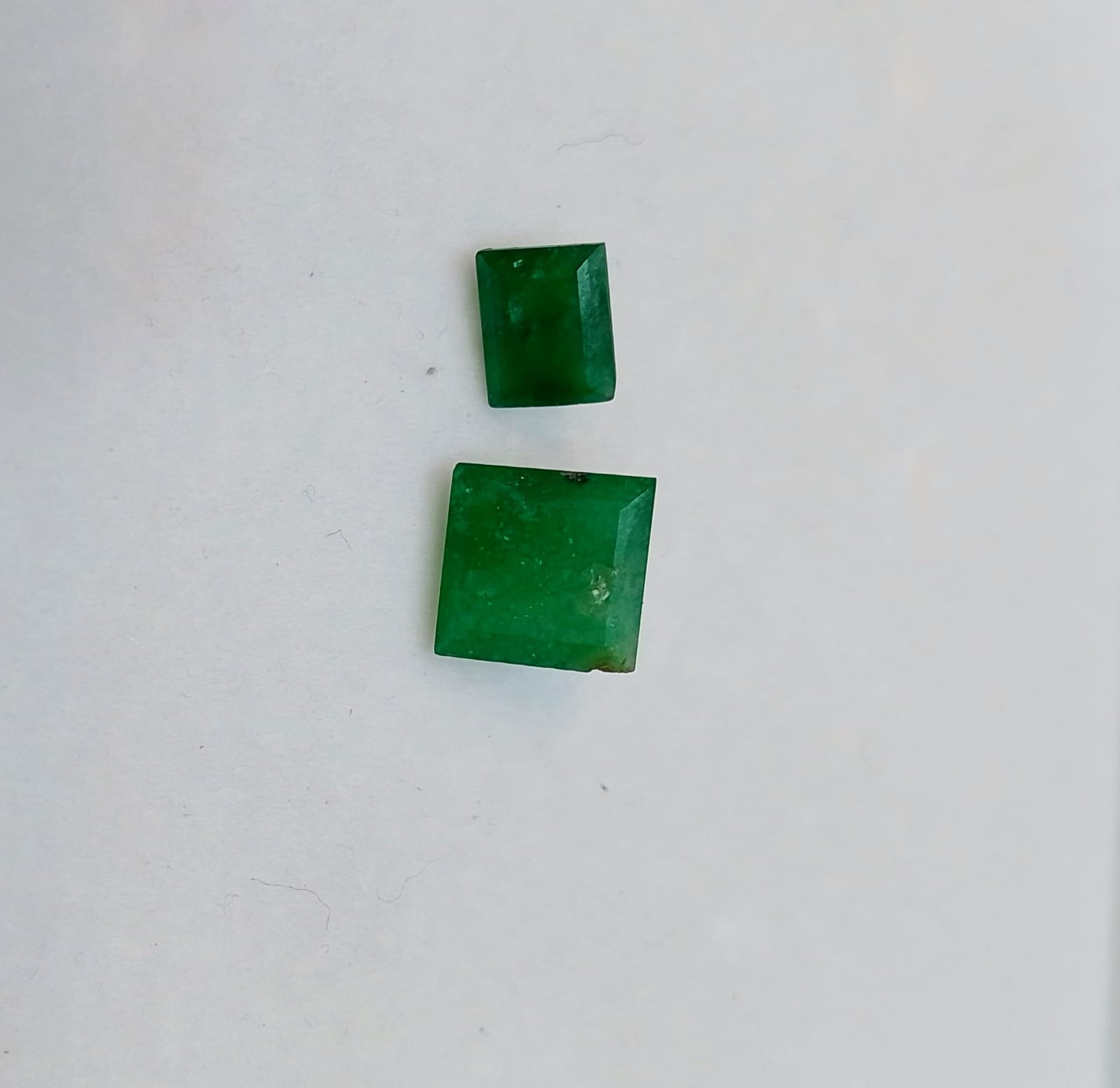 Elegant Pair of 3.5 Ct Natural Swat Emerald - Image 4