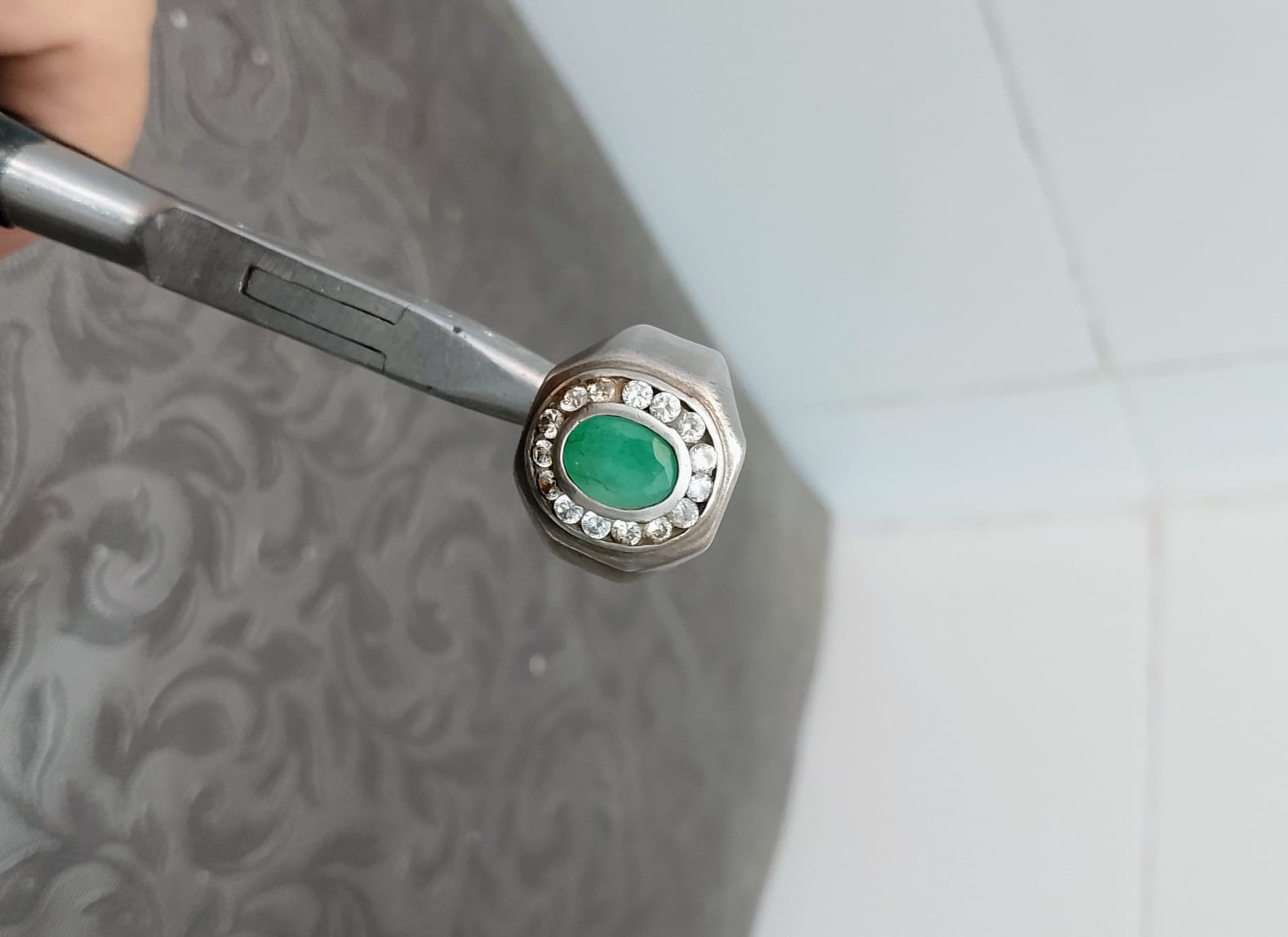 Elegant 3.00 Carat Panjshir Emerald - Image 3