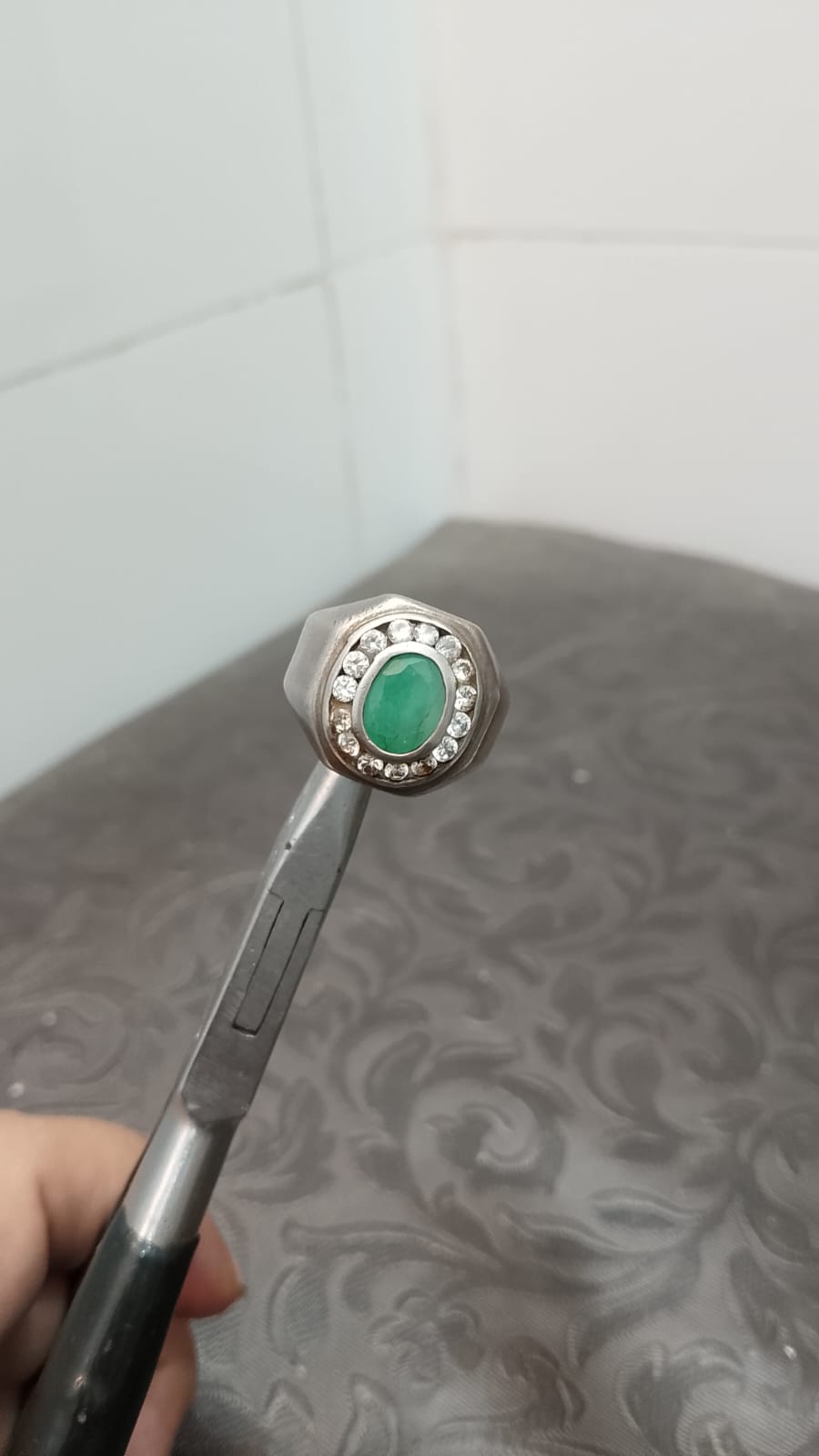 Elegant 3.00 Carat Panjshir Emerald - Image 2