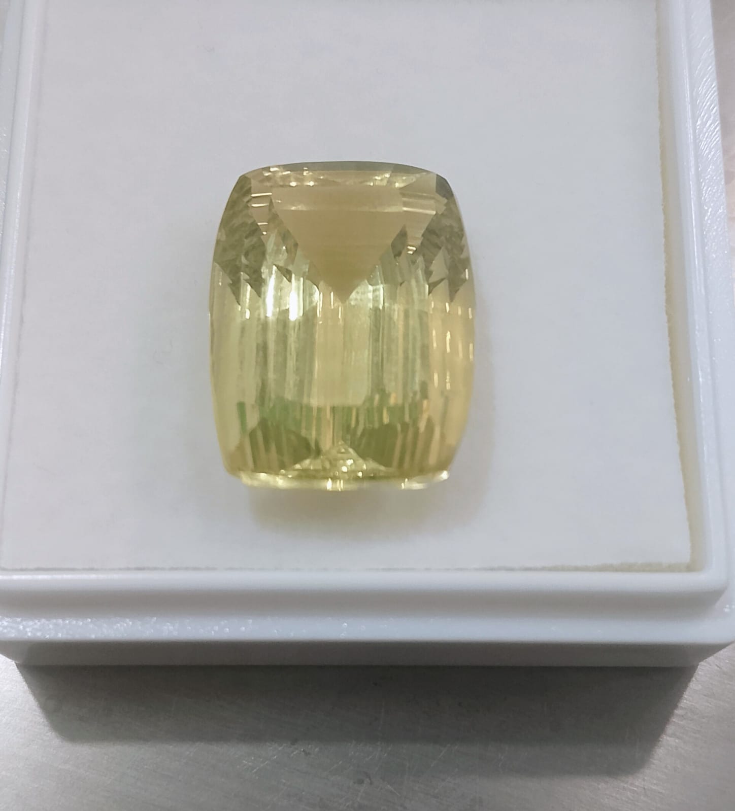 Stunning 16+ Ct Lemon Quartz - Image 4