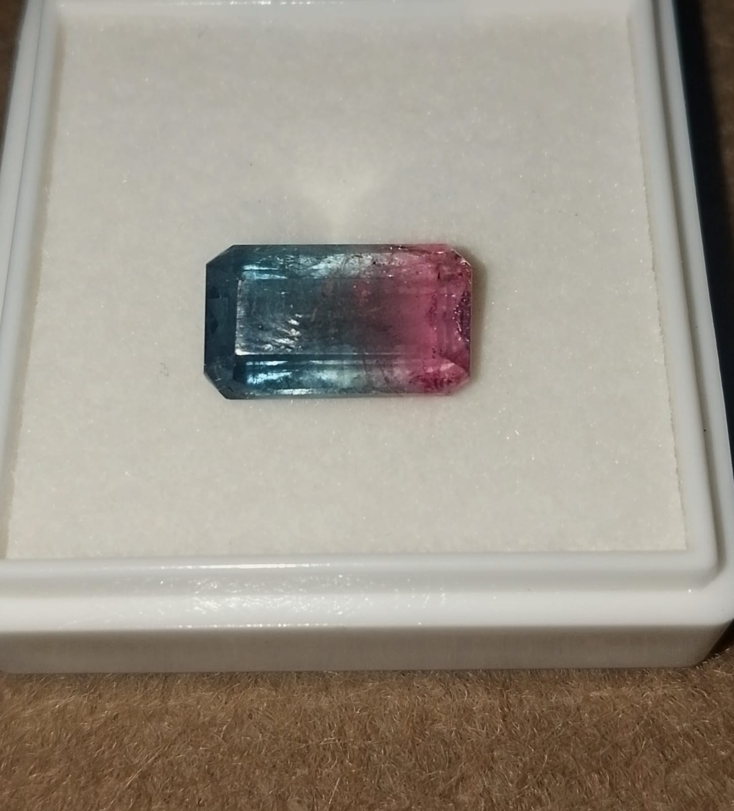 Beautiful 6.5 Ct Natural Bi-Color Tourmaline - Image 2