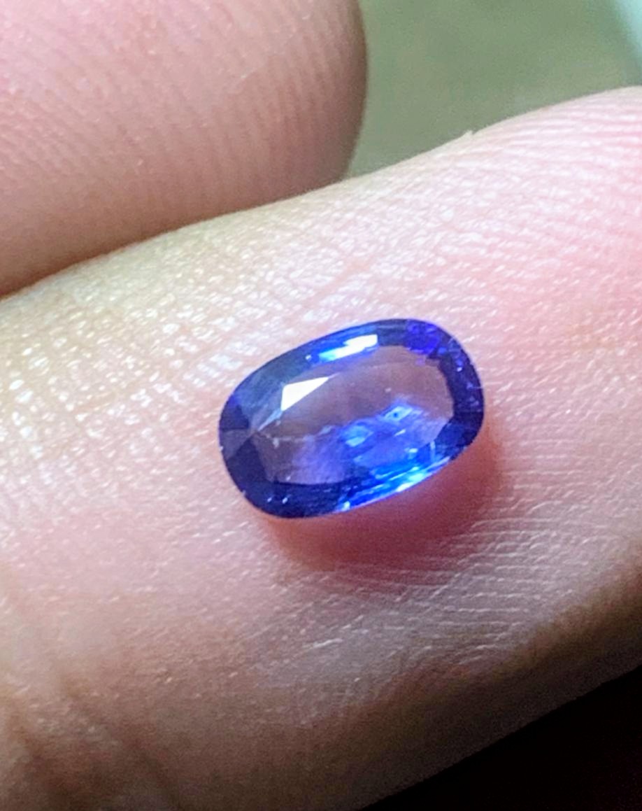 Sri Lankan Blue Sapphire 2.10 carat - Image 4