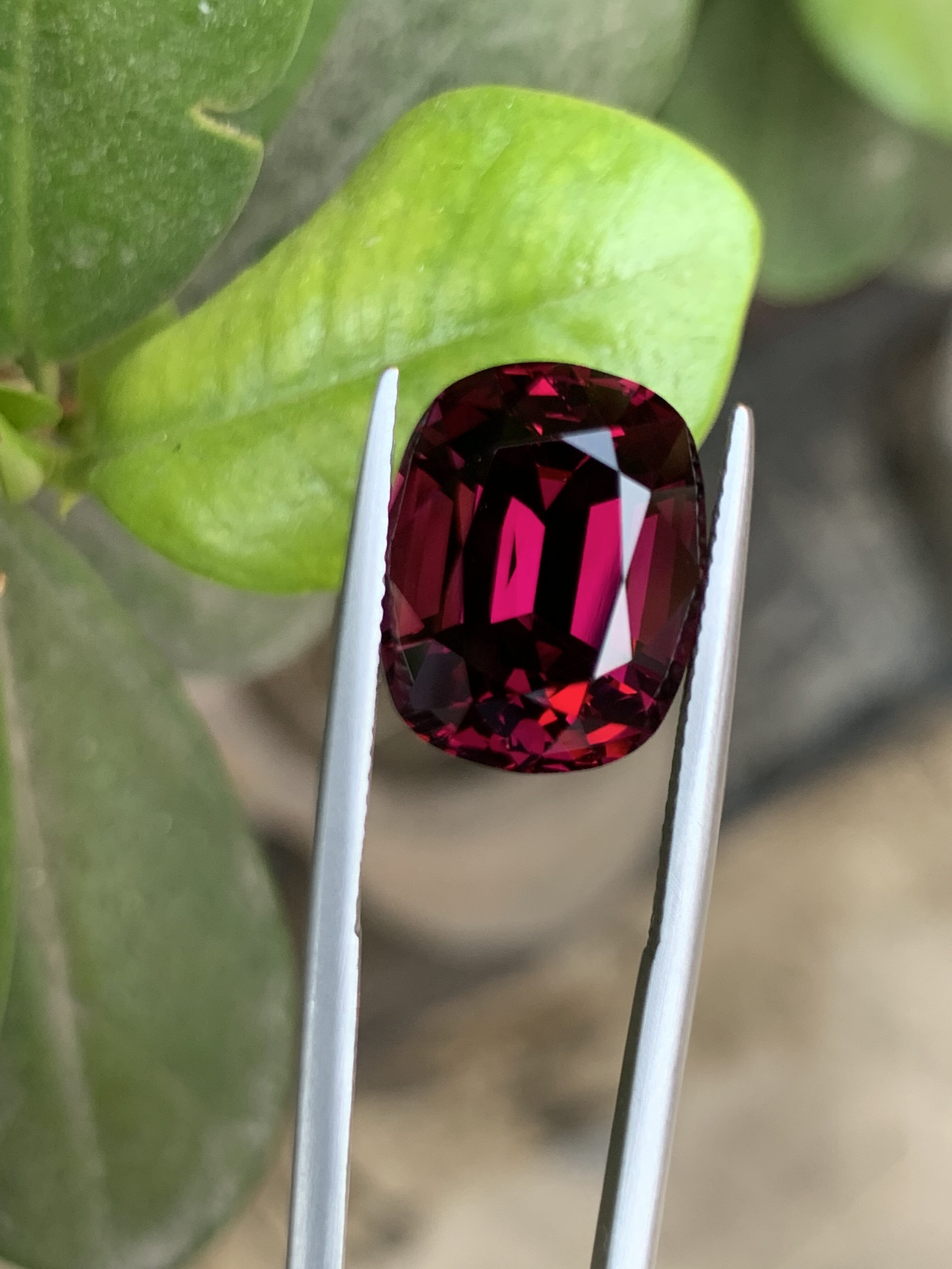 Royal purple-red elahera umbalite Garnet - Image 3