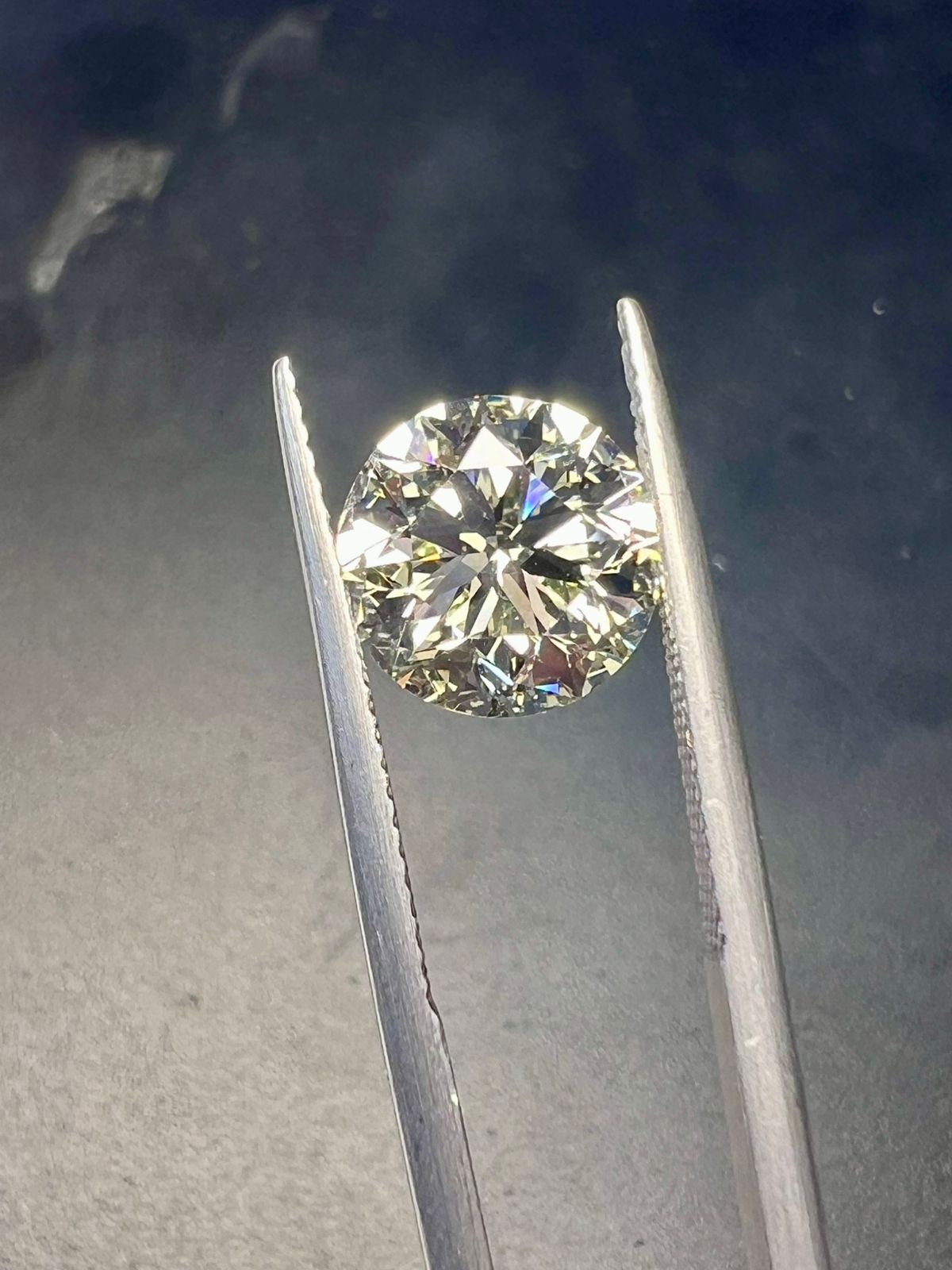 Elegant 4 Ct Blue Star Diamond - Image 2