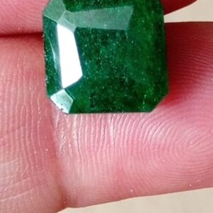 Beautiful 5.50 Ct Natural Emerald