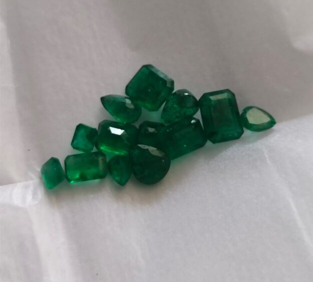 Natural Swat Emerald Parcel