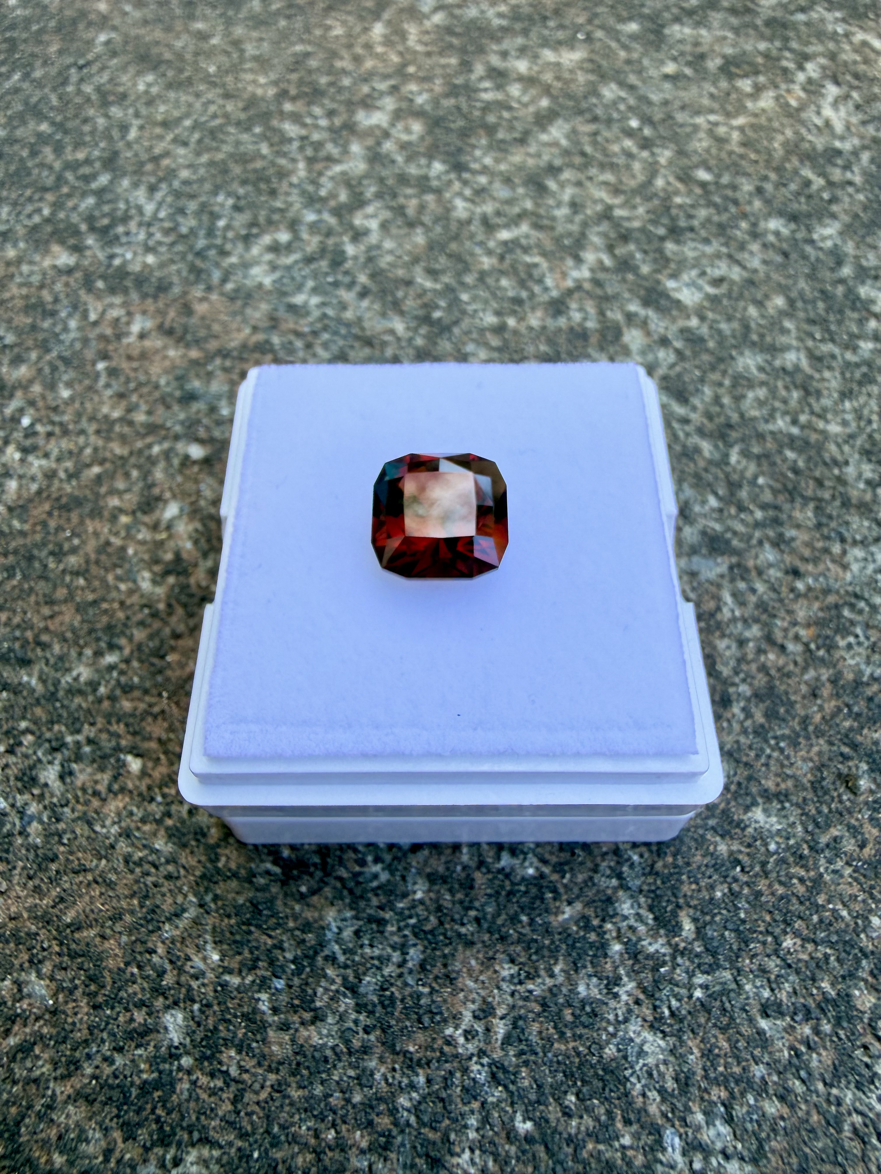 Red Garnet - rich color 7.080ct - Image 2