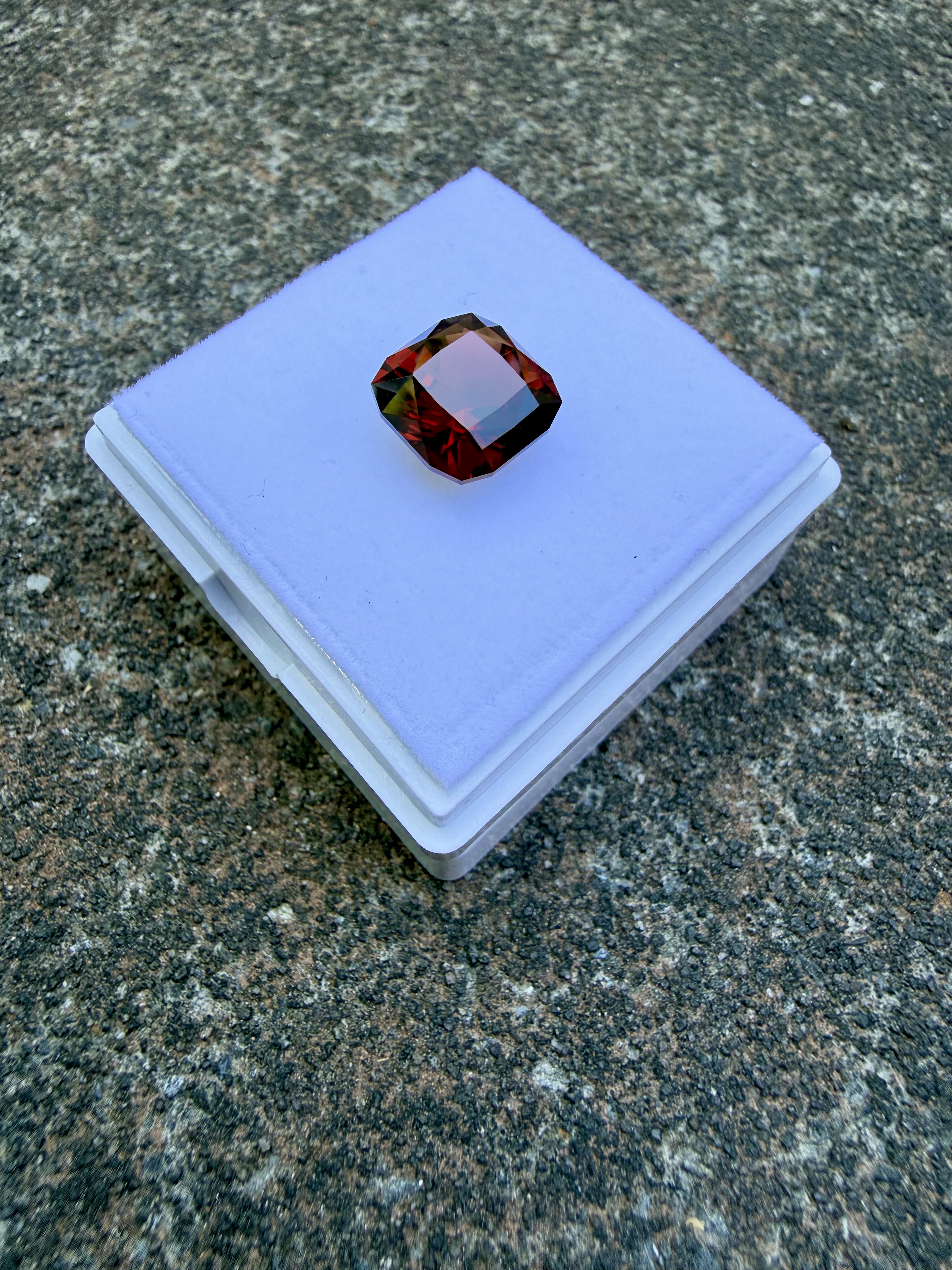 Red Garnet - rich color 7.080ct - Image 3