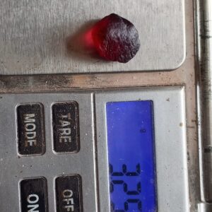 Natural Rough Rose Garnet – 16.25 ct (3.25 g) – Tanzania