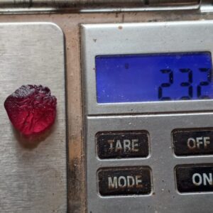 Natural Rough Rose Garnet – 11.60 ct (2.32 g) – Tanzania