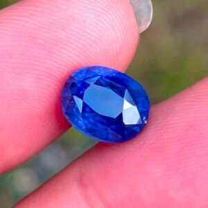 Natural Ceylon Blue Sapphire 5.48 cts. Cornflower Blue vvs